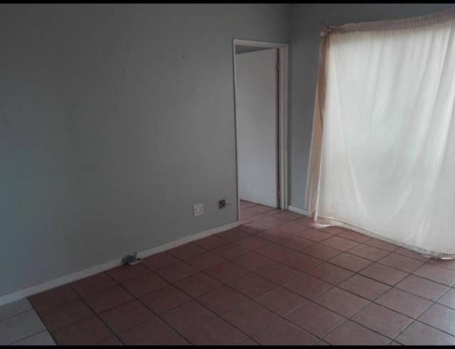 1 BEDROOM PROPERTY TO RENT IN GULDENLAND